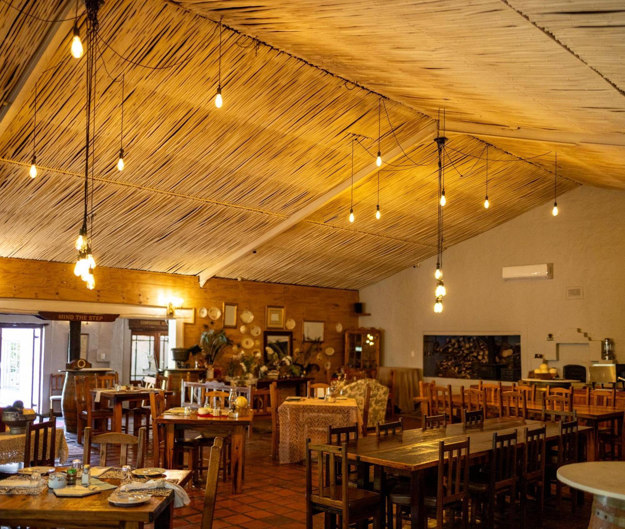 De Opstal Country Lodge Oudtshoorn Extérieur photo